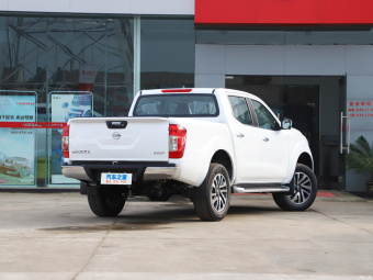 Nissan Navara Flagship 2.5L MT 4WD QR25