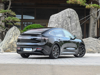 Luxeed R7 Ultra AWD