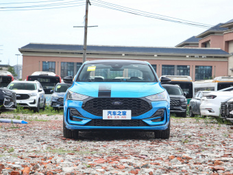 Ford Focus Sedan S Edition EcoBoost 180