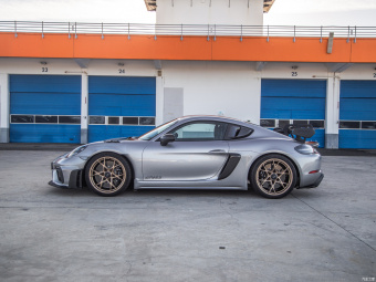 Porsche 718 Cayman GT4 RS