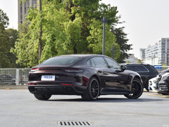 Porsche Panamera Platinum Edition