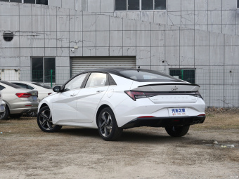 Hyundai Elantra Premium LUX 240TGDi DCT