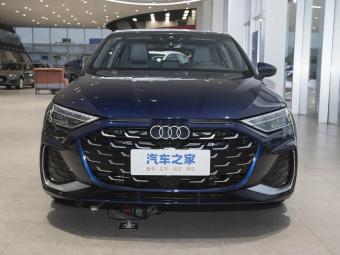 Audi A3 Sportback 2025 35TFSI Flying Spur Premium Edition