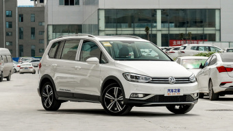 VW Touran L Cross Extension 6-seater 280TSI DSG