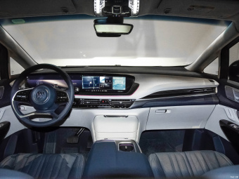Buick GL8 Century Private 4 Seat
