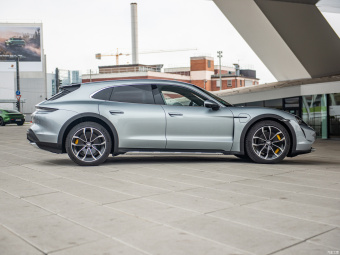 Porsche Taycan 4S Cross Turismo