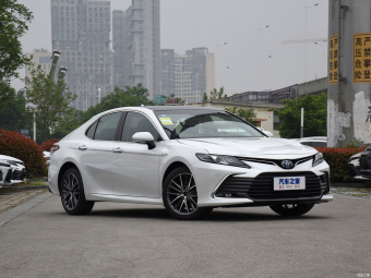 Toyota Camry Hybrid Deluxe 2.5HG