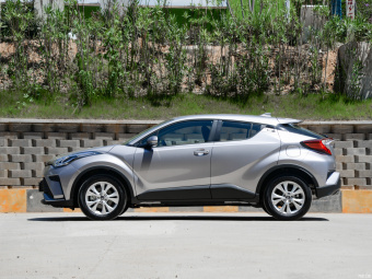 Toyota IZOA Yixing 2.0L