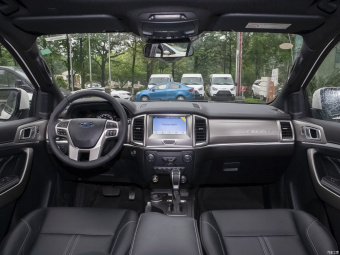 Ford Everest Luxury 2.3T AWD 5 Seats