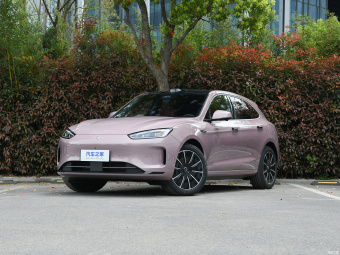 Aito M5 EV Smart AWD