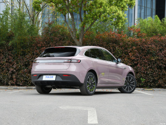Aito M5 EV Smart AWD
