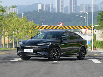 BYD Seal DM-i Premium 121KM