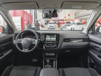 Mitsubishi Outlander Free 2.0L