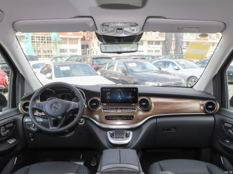 Mercedes-Benz V-Class 260 L Premium