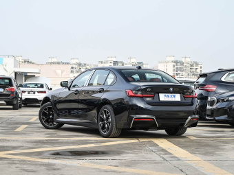 BMW i3e 2026 eDrive 40 L Restyled Night Edition