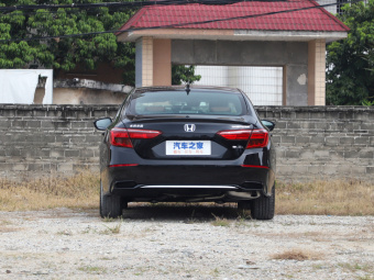 Honda Inspire Sport Hybrid Pure Elegant 2.0L