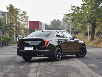Cadillac CT4 Luxury 28T