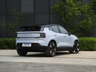 Volvo EX30 Ultra AWD