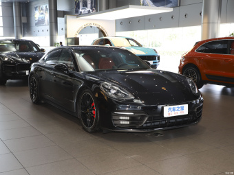 Porsche Panamera 4S