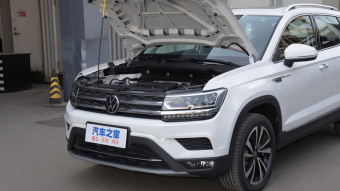 VW Tharu Deluxe 4Motion 330TSI