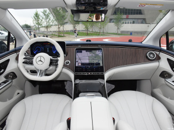 Mercedes-Benz EQE 350 Deluxe Edition