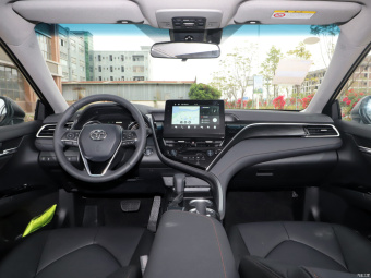Toyota Camry Deluxe 2.0G