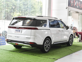 Kia Carnival Deluxe Exclusive 2.0T