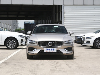 Volvo S60 B4 Zhiyuan Luxury