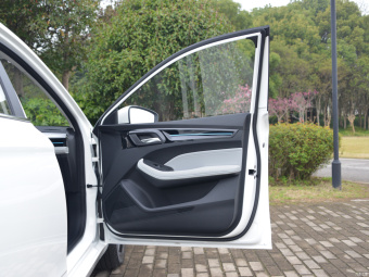 Roewe Ei5 Allure 500