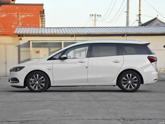 Buick GL6 Premium 323T
