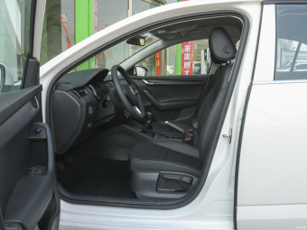 Skoda Octavia Comfort 1.5 MT