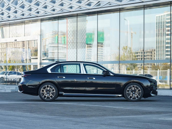 BMW 7 Series 2026 735Li M Sport