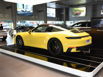 Porsche 911 Targa 4