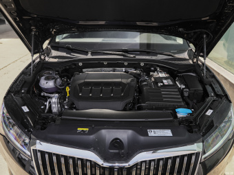 Skoda Superb Luxury TSI330 DSG