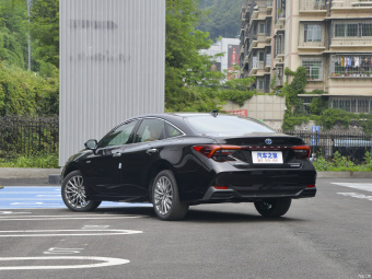 Toyota Avalon Hybrid Limited Ultimate Edition 2.5L
