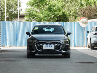 Audi A3 Sportback 2026 35TFSI Flying Spur Premium Edition