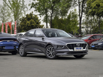 Hyundai Mistra Elite GLX 1.8L CVT