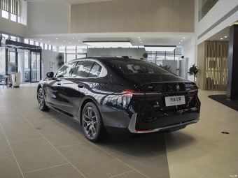 BMW i5 eDrive 35L Luxury
