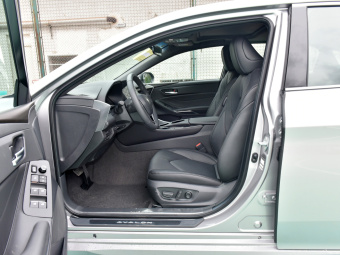 Toyota Avalon XLE Premium 2.0L