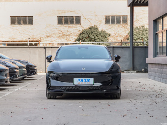 Zeekr 007  AWD 75 kWh