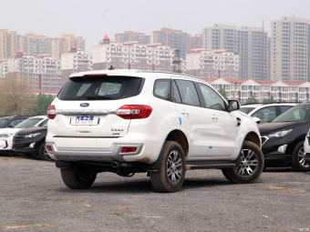 Ford Everest Luxury 2.3T AWD 7 Seats