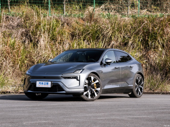 Polestar 4 Long Range AWD