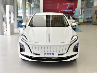 Hongqi E-QM5 500 Travel