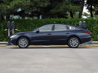 Hyundai Sonata Leading GL 270TGDi DCT