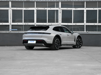 Porsche Taycan 4 Cross Turismo