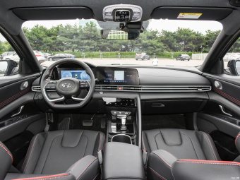 Hyundai Elantra 20th Anniversary 1.5L CVT