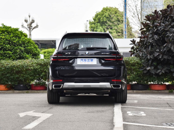BMW X7 2026 xDrive40i Premium Luxury 7-Seat