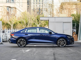 Audi A3L Limousine 2025 35TFSI Flying Spur Premium Edition