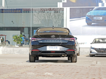 Hyundai Elantra Premium LUX 1.5L CVT