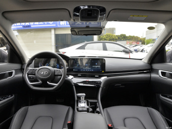 Hyundai Mistra Elite GLX 1.8L CVT